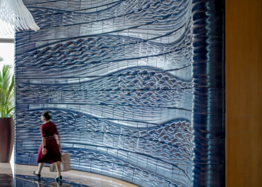 全球最大规模数字陶瓷幕墙于迪拜落地，Studio RAP打印900块定制化瓷砖