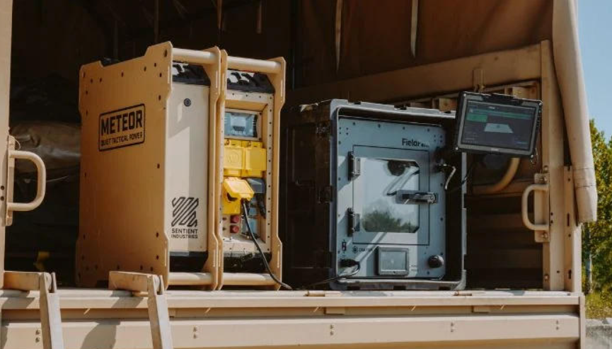 Craitor实时打印系统FieldFab在飞行黑鹰直升机上产出无人机配件 Craitor实时打印系统FieldFab在飞行黑鹰直升机上产出无人机配件